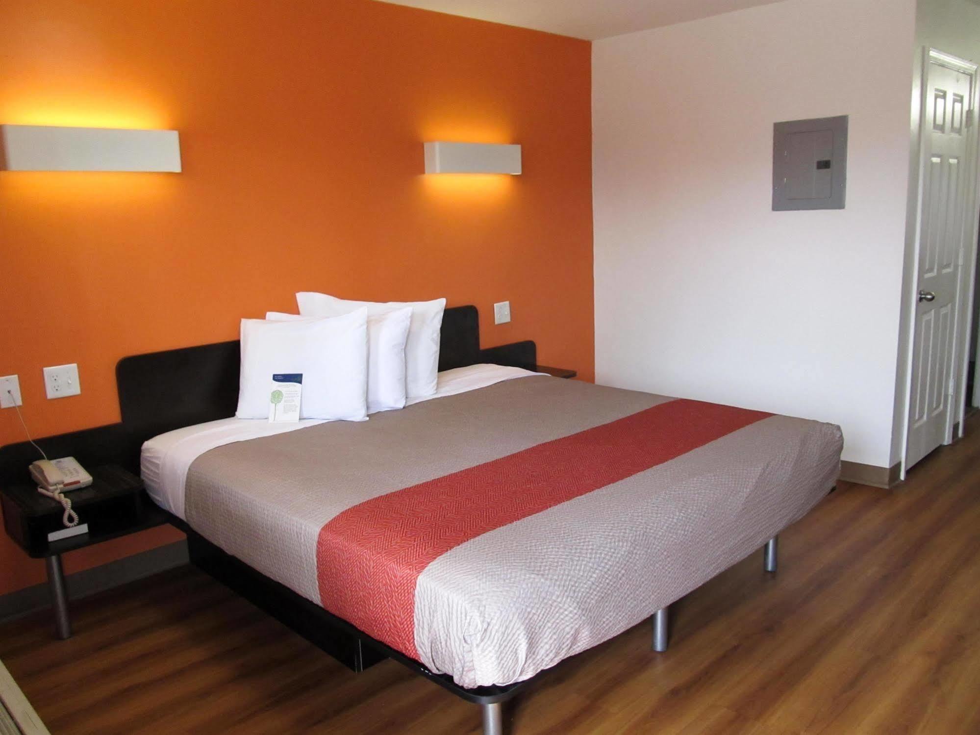 Hotel 6-greenville, Sc